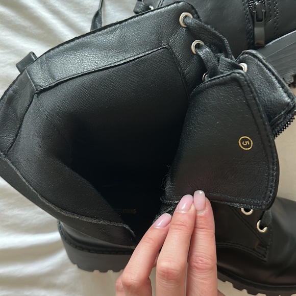 Black Combat Boot. Size 5. - Picture 3 of 4